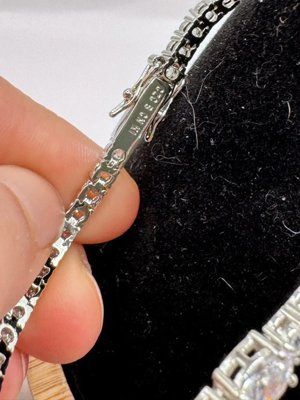 Stella Valentino Cubic Zirconia Tennis Bracelet New in Pouch Rhodium Plating